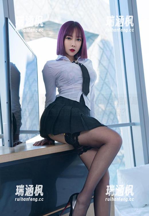 微密圈 - 紧跟果儿Victoria的红底高跟合集，谁能拒绝这种甜蜜的烦恼？