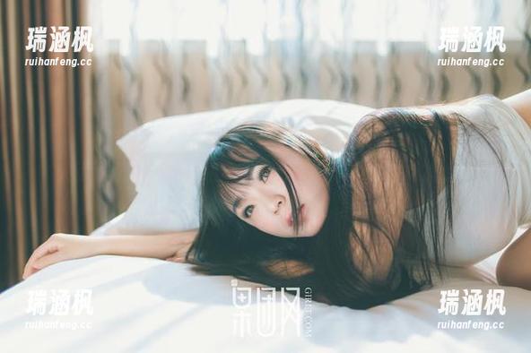 果团网-陈雅漫 果团网 - 说好的秘书工作,怎么变成了陈雅漫的私拍秀?