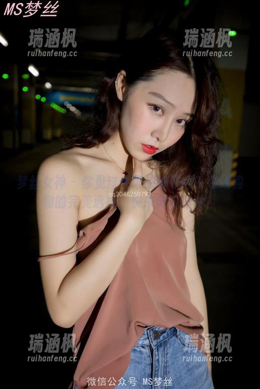 梦丝女神 - 你见过灵唯的睡衣吗？在线购物的完美选择，快来浏览图片！