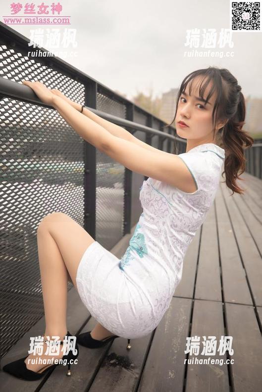 梦丝女神 - 雪馨的清新丝袜：高清版，别怪我不自觉吃眼前这道“美”！
