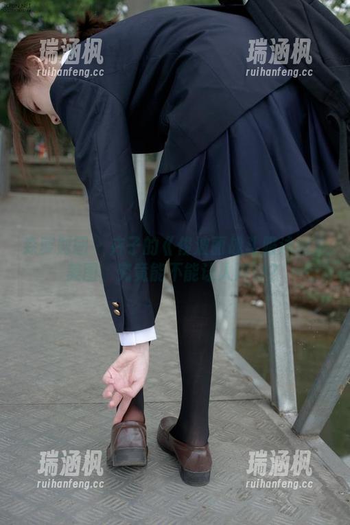 森萝财团 - 卉子的《绫波丽战斗服泳装》美图，究竟能不能让人冷静？