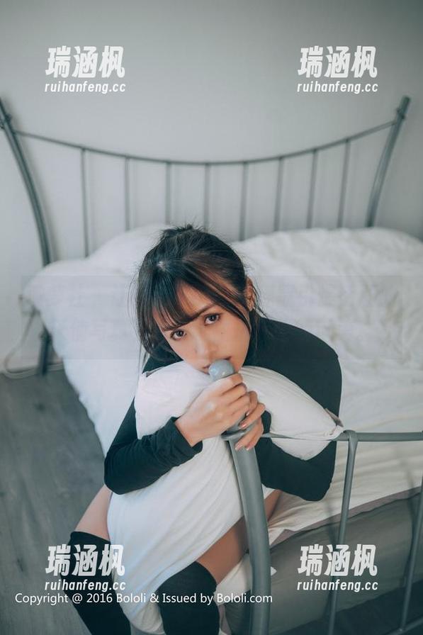 波萝社 - 让Monkey_小潘鼠引爆话题的天使写真，真敢试图挑战我的审美。
