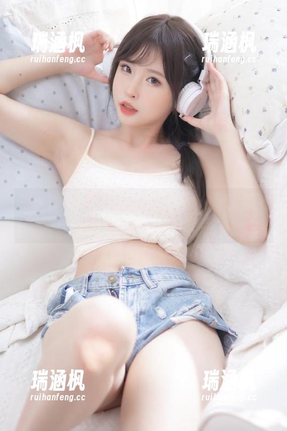 听说，清水由乃的体操服美图分享又要上热搜！谁在期待呢？