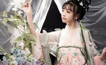 最新图册上线！爆机少女喵小吉的微醺时刻，随便看看呗？