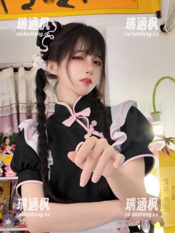 万圣节不止是鬼，狐玖玖的原图和写真竟染上轻松幽默的气息！