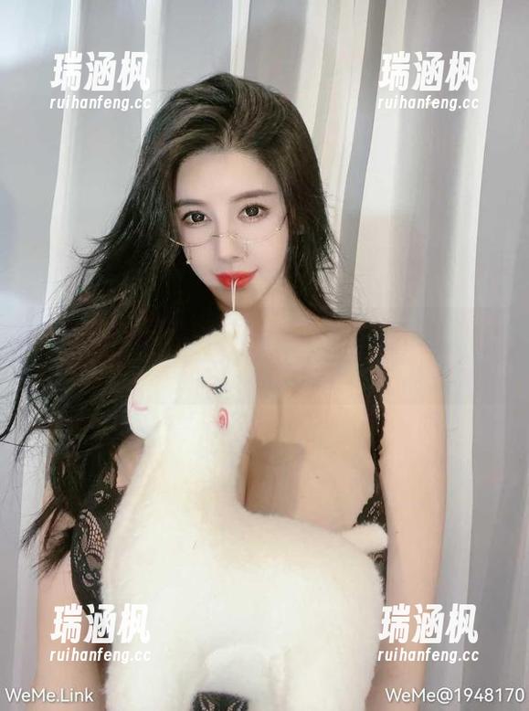 微密圈 - 兄弟姐妹的秘密：猪小七的图包欢乐合集