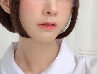 谁说居家不能有些色？眼酱大魔王w的写真集，让你目不转睛！
