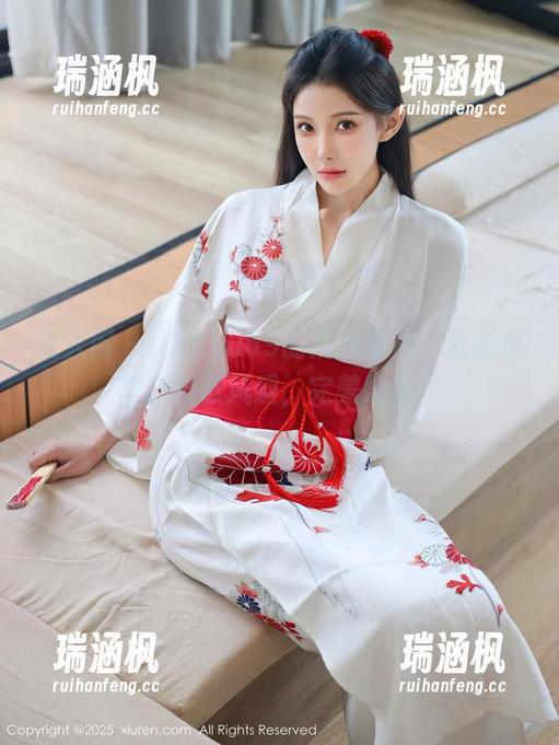 秀人网 - lingyu69的黑色写真：低调奢华、幽默风趣，完美结合！