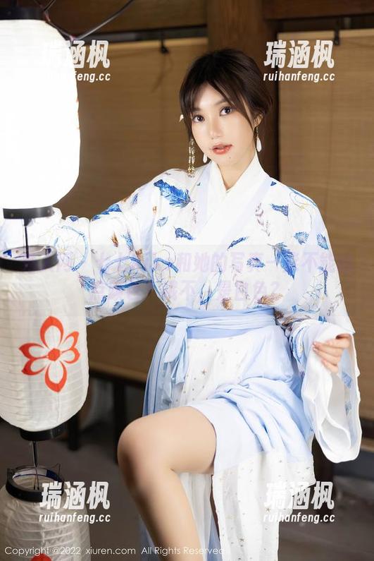 秀人网 - 七七kiko和她的写真—能不能给点颜色？哦不，是白色？