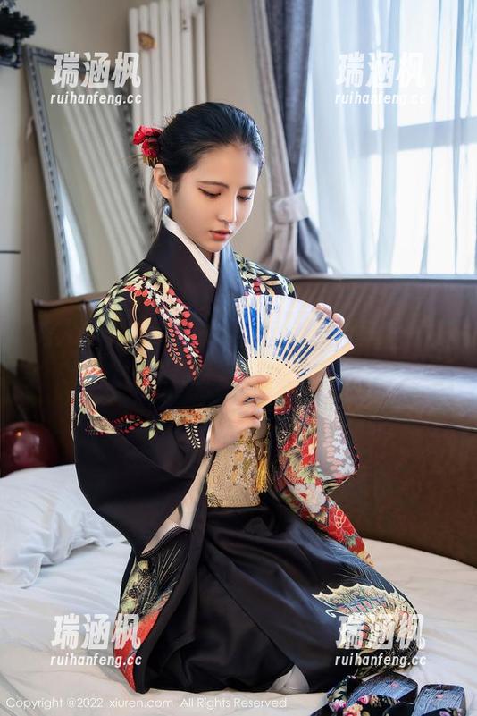 秀人网 - 七米baby的居家定制图集：从沙发到餐桌，都是大片
