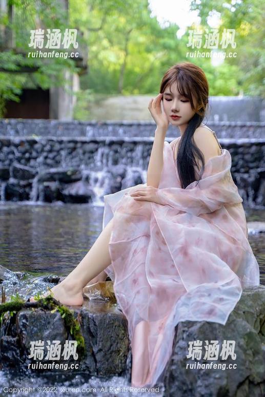 秀人网 - 坏兔子全集：白丝写真直击你的审美神经