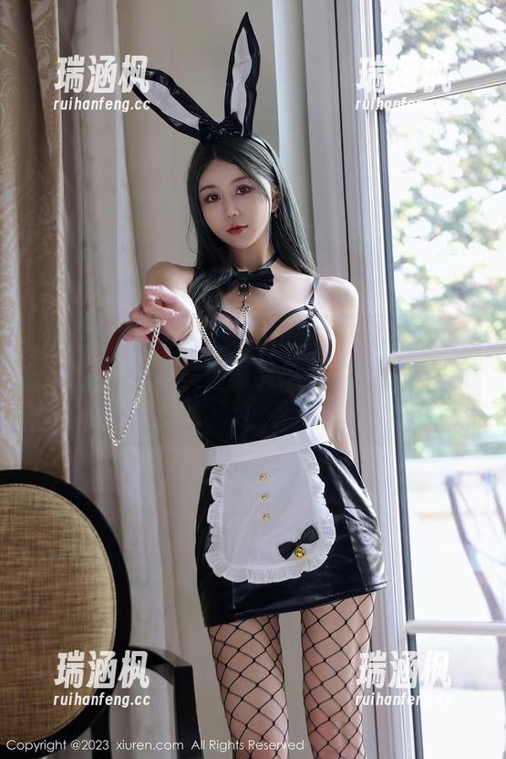 秀人网 - 夏笑笑Summer用美腿迷惑了我的眼，下载美图时又忍不住想多看一眼！