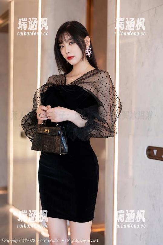 秀人网 - 奈奈子：腿长到能排队买冰淇淋的合集写真
