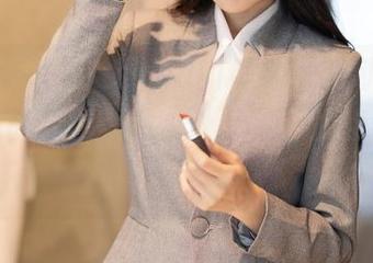 秀人网 - 媃柔rourou的粉姑姑系列，今天新更新的粉色美图，让人忍不住想要‘唔’？