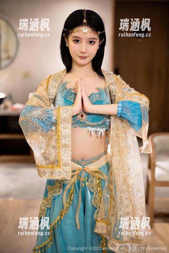 秀人网 - 小逗逗的黑丝套图，分享一次，完全不像我想像中那么复杂，却更让人着迷哦。
