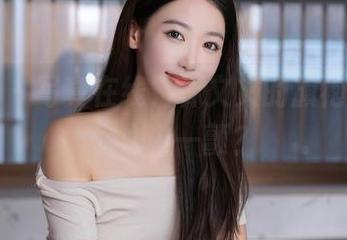 秀人网 - 写真在线，林文文的旗袍是否让你心中一颤？