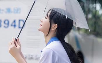 秀人网 - 当清妙的夏日写真碰上你的墙，把无趣的壁面渲染成清新的度假村。