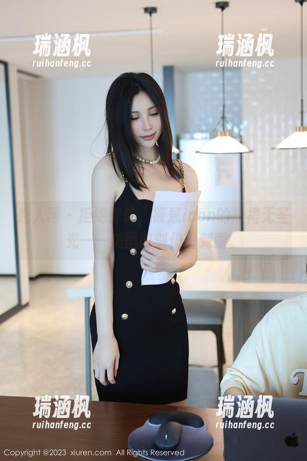 秀人网 - 拒绝修饰，筱慧icon的短裙无圣光——美图时刻仍旧刺眼。