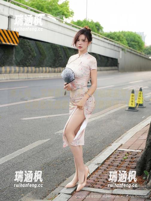 秀人网 - 艾栗栗栗栗栗栗吖的美足写真集，让你想不想停都难，资源满满哟！