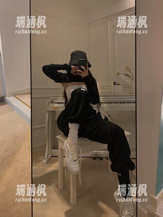 微密圈 - 在线看粉色的猪陈佩奇的JK，原图抢眼，难道是要把我晃晕吗？