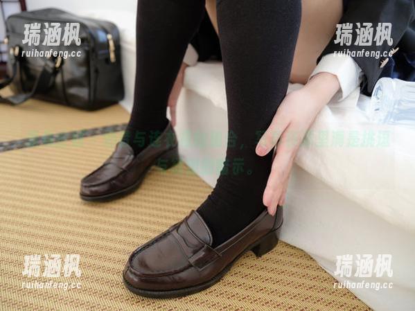 紧急企划 - 奶昔与连衣裙的组合，写真资源里满是挑逗与欲望的暗示。