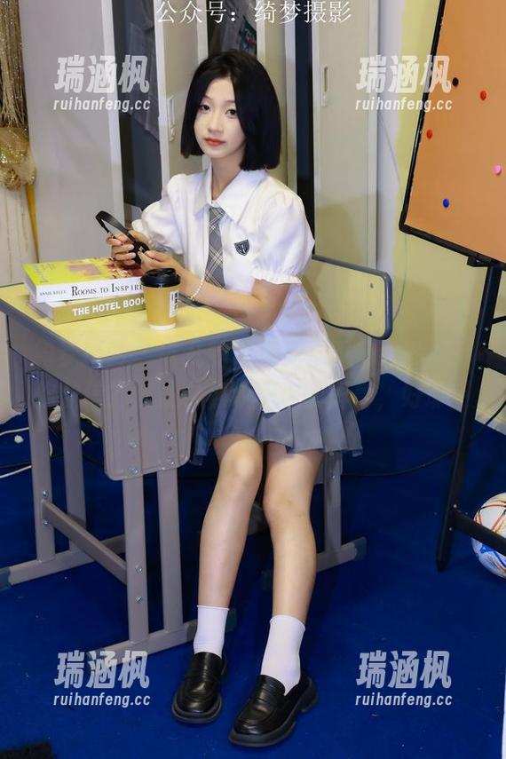 绮梦摄影 - 以凡的无修无水印在线珍藏，你敢信？快让它们填满你的屏幕，好耶！