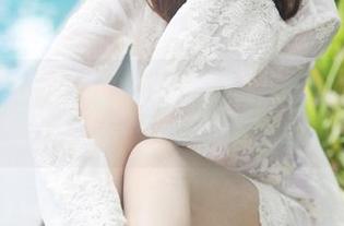 美媛馆 - 潘娇娇的私房写真：日常中的优雅和一点点犹豫。