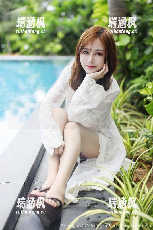 美媛馆 - 潘娇娇的私房写真：日常中的优雅和一点点犹豫。