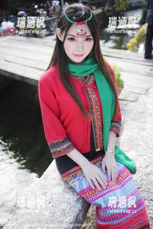 美媛馆 - 那张万圣节的原图，糯美子MINIbabe让壁纸也自带鬼魅光环，超有趣！