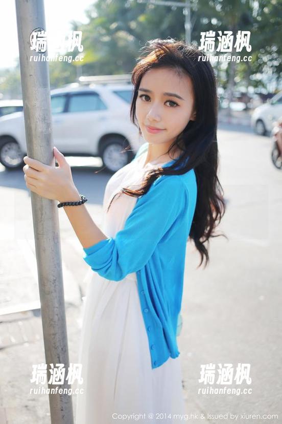 美媛馆 - 许诺Sabrina的教室写真：一个关于青春的原图，该有的调调少不了。