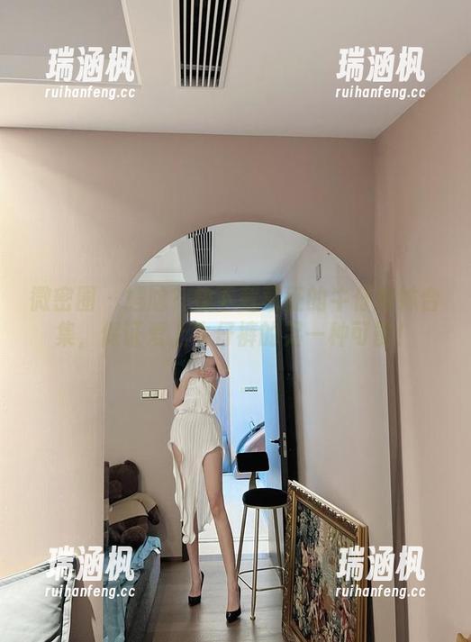 微密圈 - 尴尬？快下载葛征的牛仔辣妹合集，保证爱上牛仔裤的另一种可能！