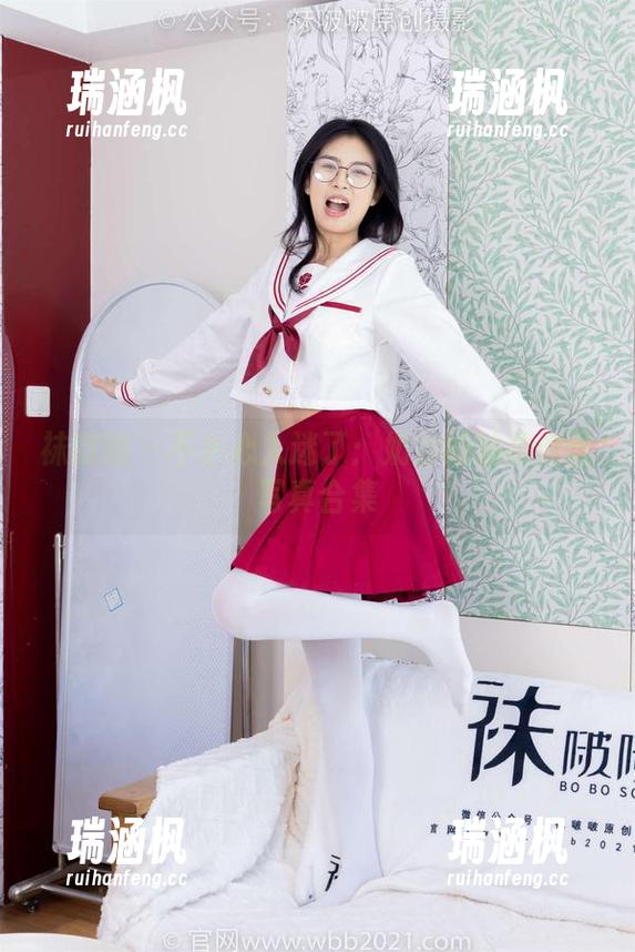 袜啵啵 - 不小心入迷了：奶油的油亮肉丝写真合集