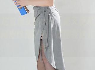 阿寨寨这位修女的cos，把天使和恶魔的边界模糊得恰到好处，原图在这儿等你思考。