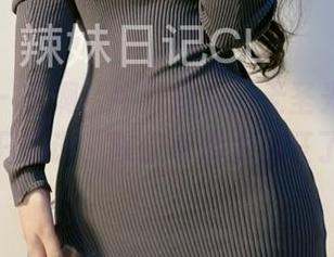 微密圈 - 天啊！牛仔短裤的无圣光种草，我只想说，陈佩奇你太疯狂了。