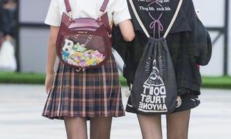 魔镜街拍 - 蓝色泳衣下的芝芝写真合集，真不知道该先看哪儿…你也是吗？