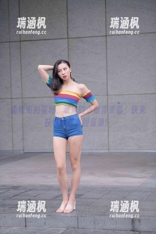 魔镜街拍福利，表妹的小惊喜来啦，快来获取独家套图资源！