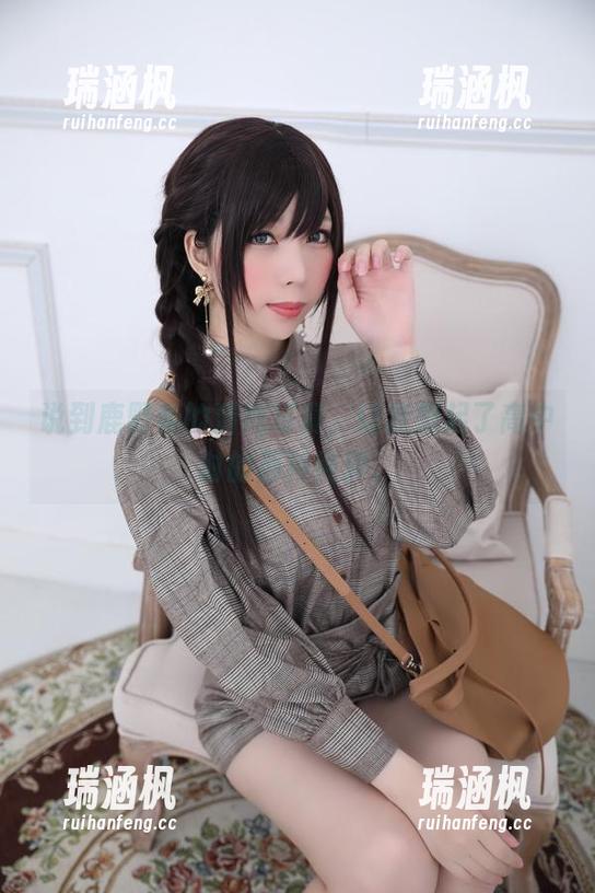 说到鹿野希的清纯写真，让我想起了高中时的那种纯粹。